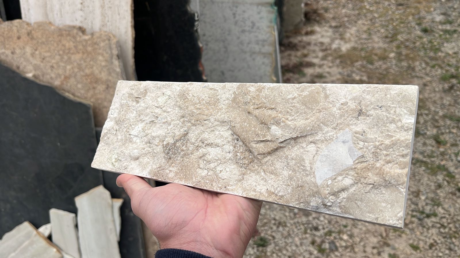 Pedra Rock Face Amarelo